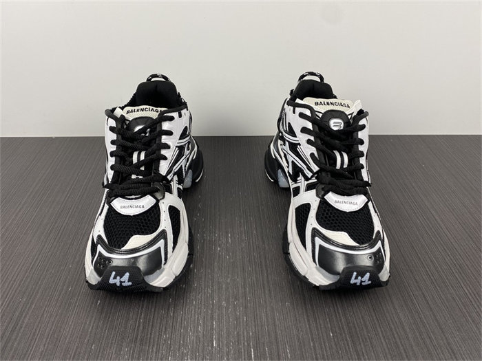 BLCG Runner White Black White  677403 W3RB2 9010