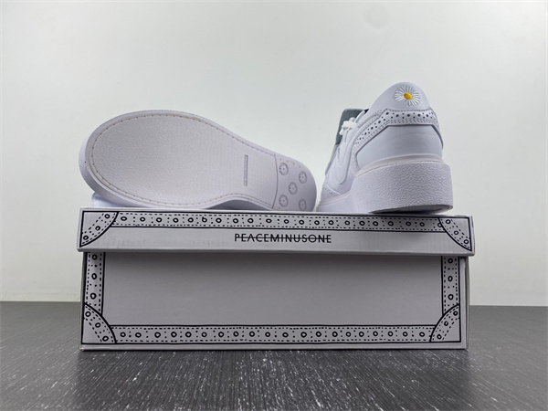 PEACEMINUSONE x Nike Kwondo 1