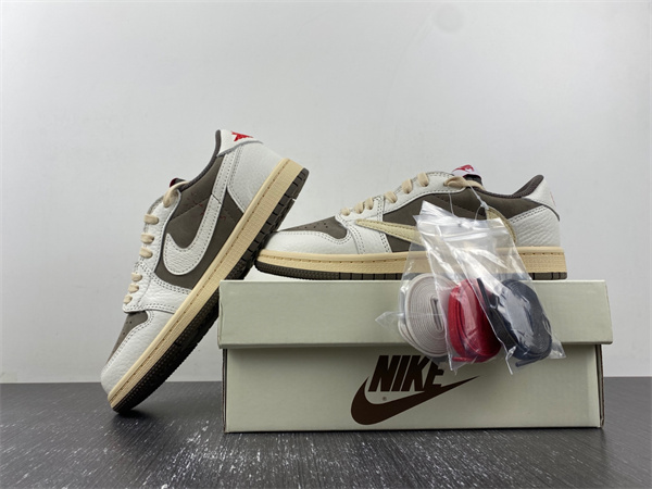 Travis Scott x Air Jordan 1 OG Low PS