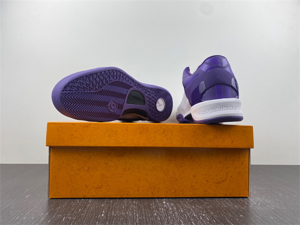 Nike Kobe 8 Protro “White Court Purple”