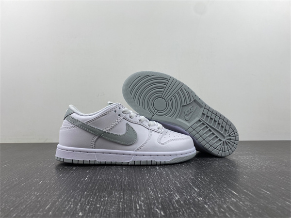 NIKE Dunk Low