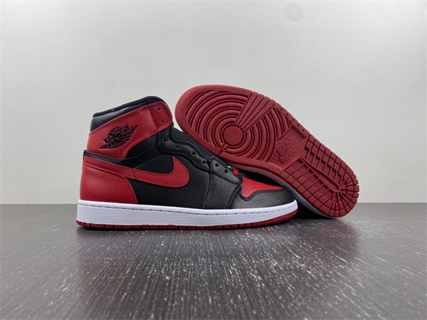Jordan1 Retro Banned 432001-001