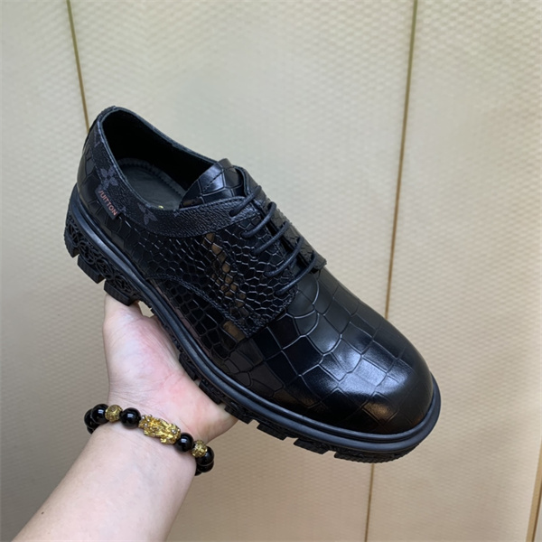 Lv Loafer 001
