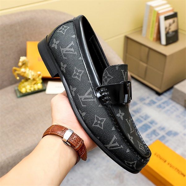 Lv Loafer 016