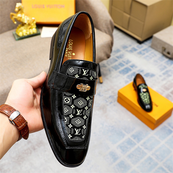 Lv Loafer 036