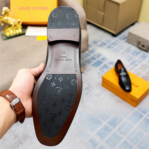 Lv Loafer 042