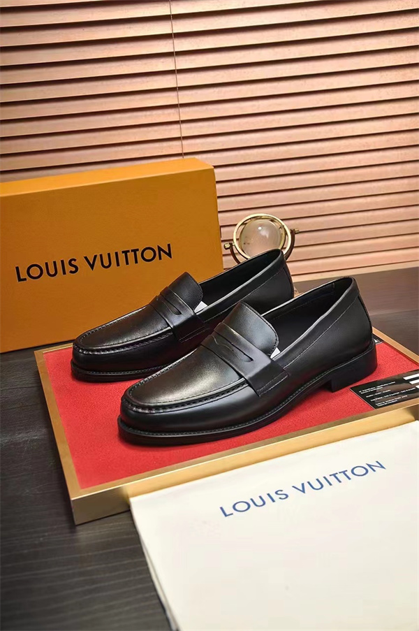 Lv Loafer 056