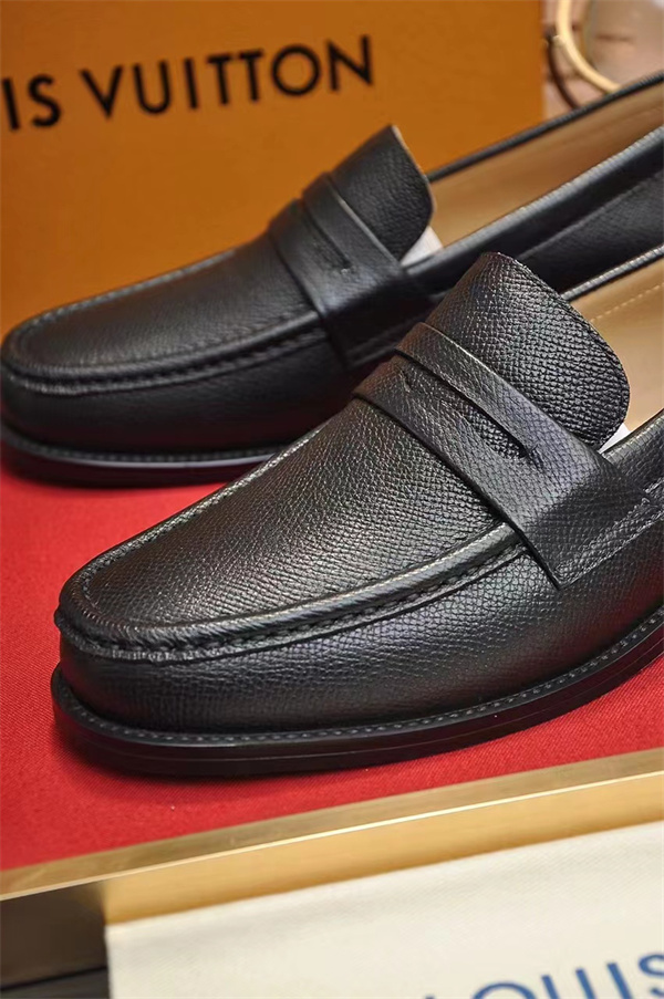 Lv Loafer 057