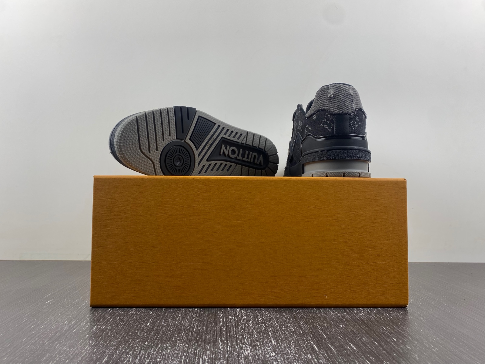 l**is V*t*n lv trainer 1