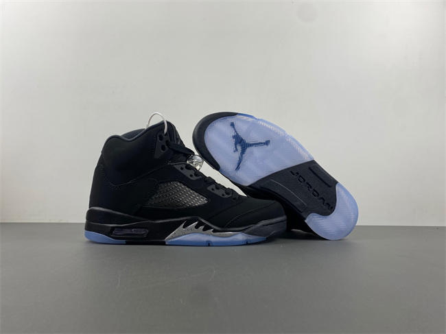Air Jordan 5 “Black Cat“