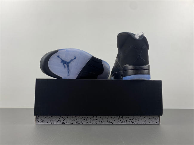 Air Jordan 5 “Black Cat“
