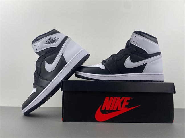Air Jordan 1 High OG “Reverse Panda” DZ5485-010