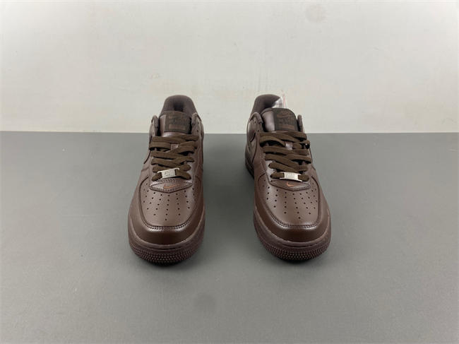upreme x Nike Air Force 1 Low “Baroque Brown” CU9225-200