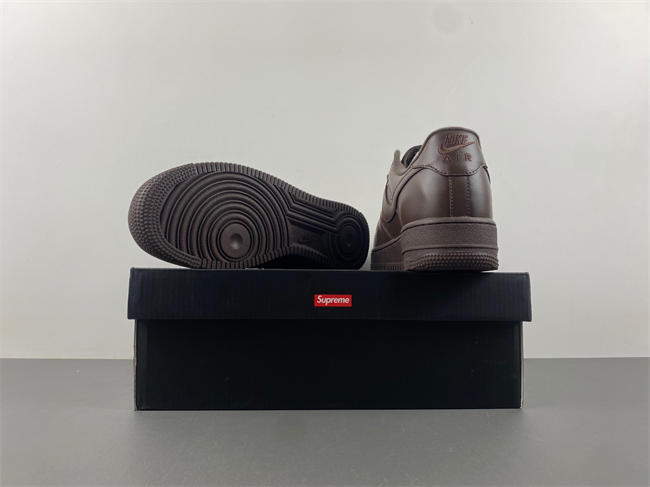upreme x Nike Air Force 1 Low “Baroque Brown” CU9225-200