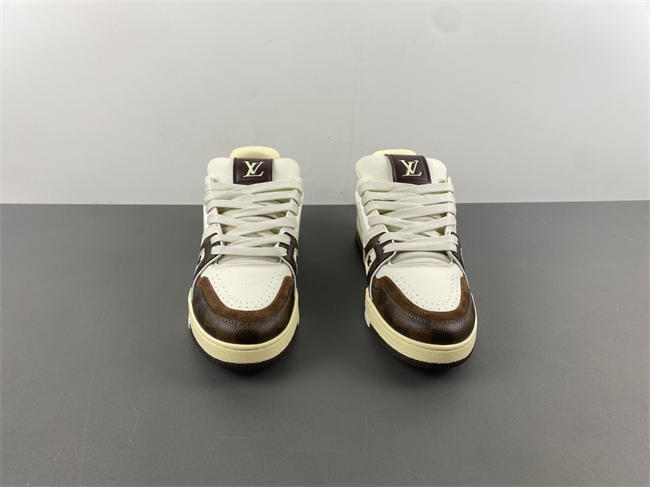 l**is V*t*n lv trainer 26