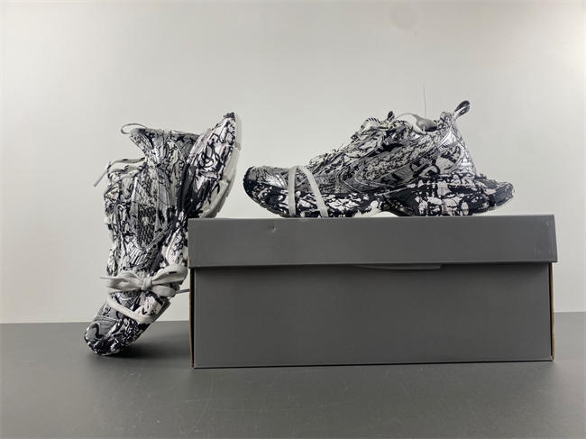 十IAGA -PHANTOM SNEAKER  734734 W3XDC 0135