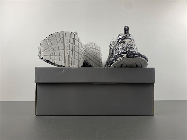 十IAGA -PHANTOM SNEAKER  734734 W3XDC 0135