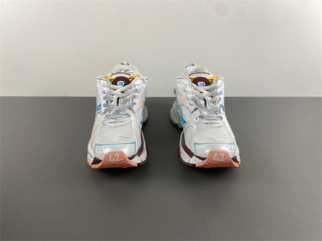 Ba*len*cia*ga  772774-w3rny-0326