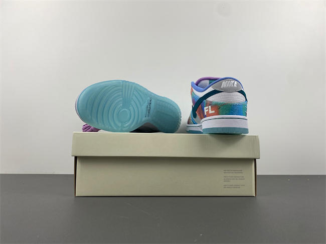 Futura Laboratories x Nike SB Dunk Low FL HF6061-400