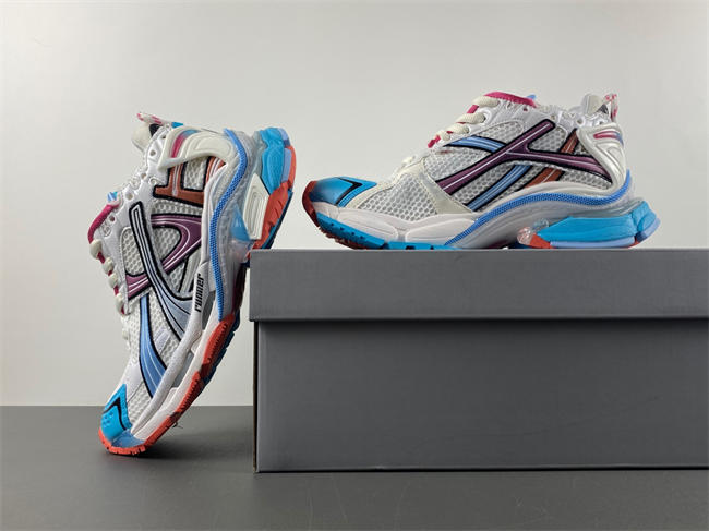 Ba*len*cia*ga  772767-w3rbw-2325