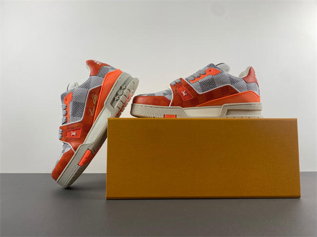 l**is V*t*n lv trainer