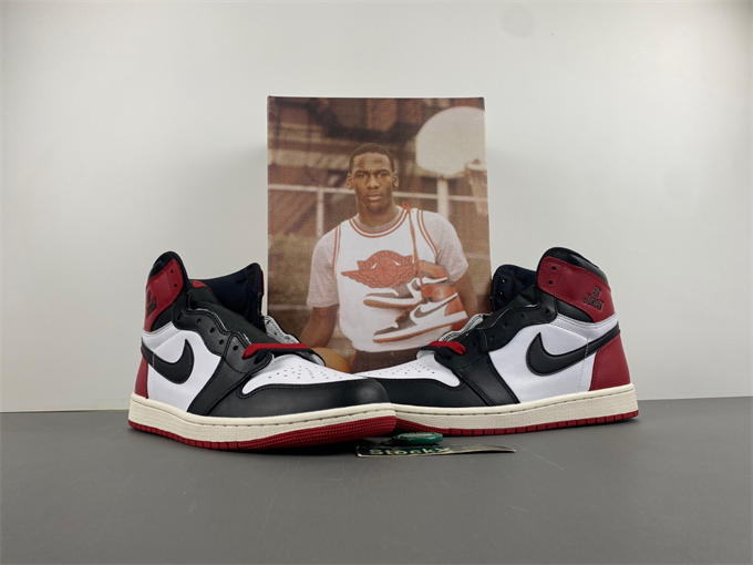 Air Jordan 1 High OG “Black Toe Reimagined” DZ5485-106