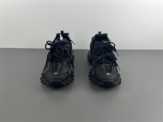 Ba*len*cia*ga runner、demna 786281 w3co1 1000