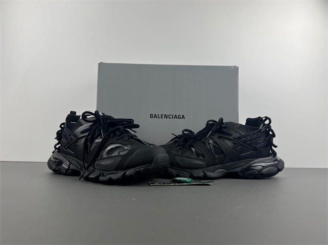 Ba*len*cia*ga runner、demna 786281 w3co1 1000