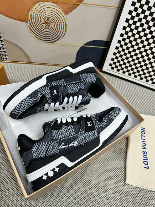 Lv Trainer Sneaker