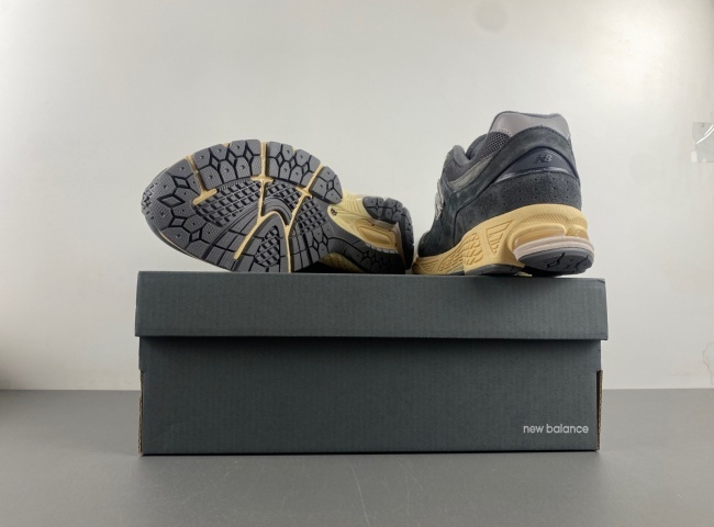 new balance NB M2002RHO