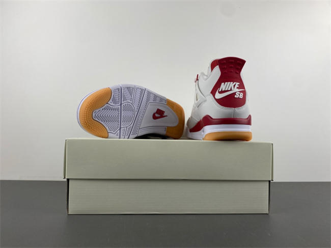 Nike SB x Air Jordan 4 Retro SP