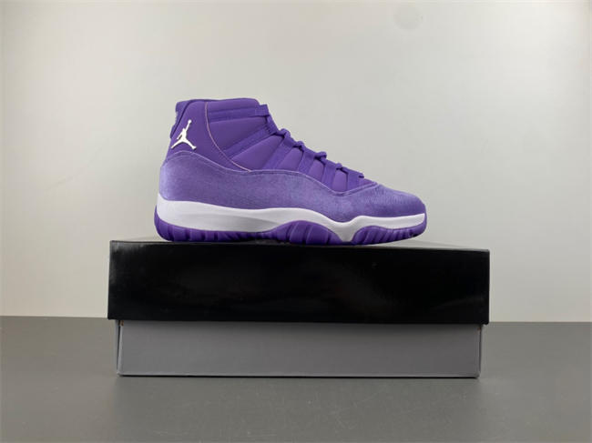 Air Jordan 11 CT8012-555