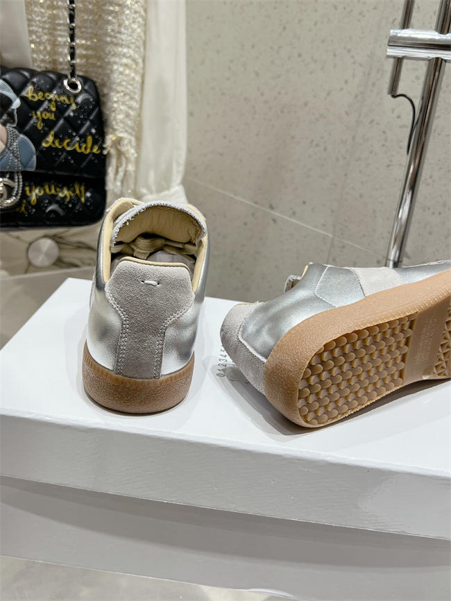 ma*s*n martin Ma*i*la sneaker