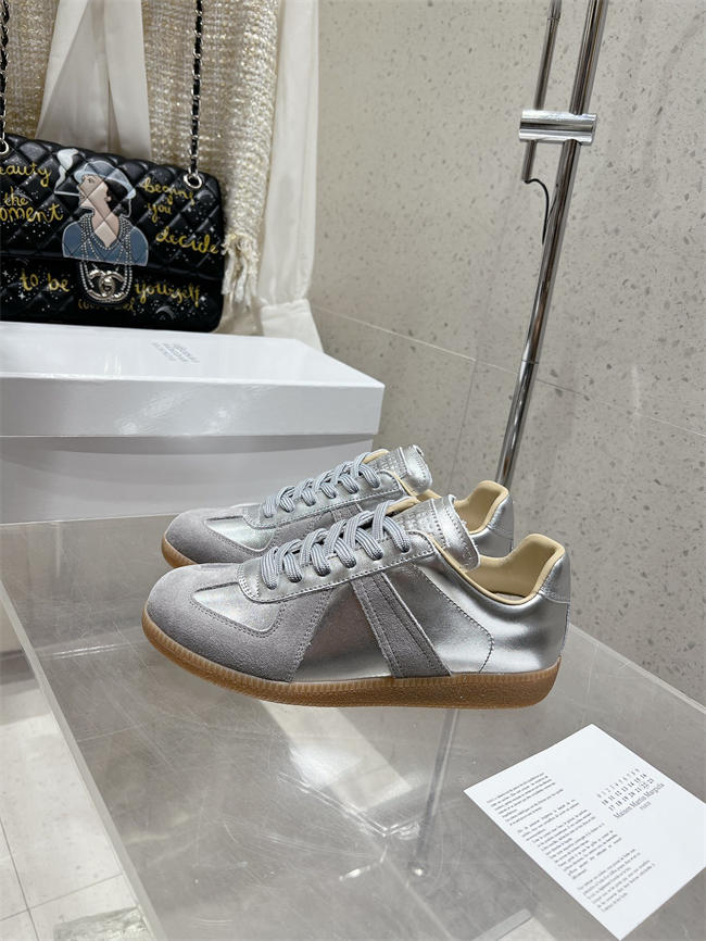 ma*s*n martin Ma*i*la sneaker